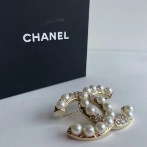 Authentic Classic Chanel CC Logo Gold Pearl Brooch